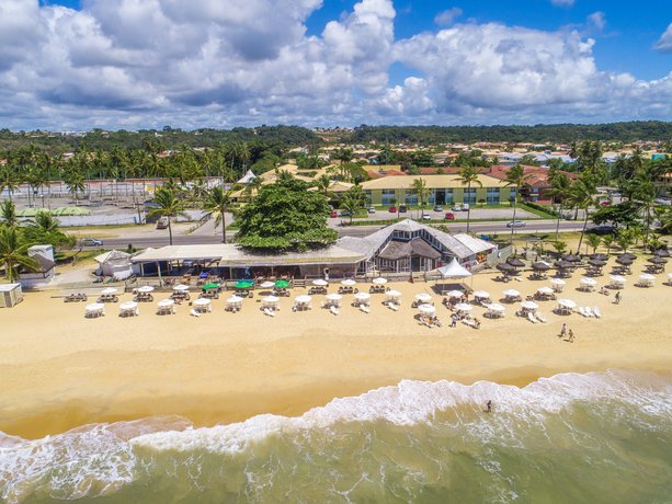 foto panoramica da praia e hotel